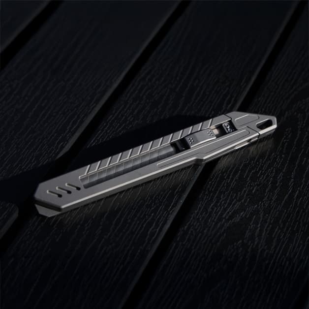 RayFlex Blade|6-in-1のチタン製多機能ユーティリティナイフ