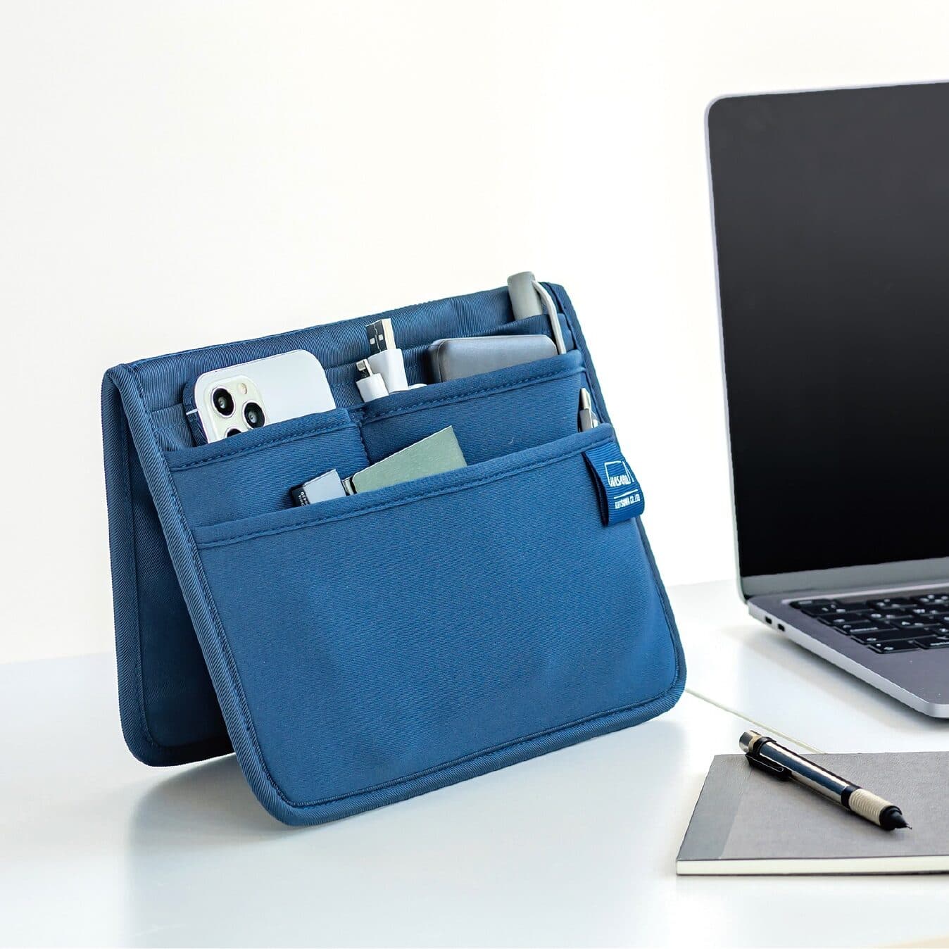 HASAND|収納力と機能性を兼ね備えたスタイリッシュなハサンドスタンド