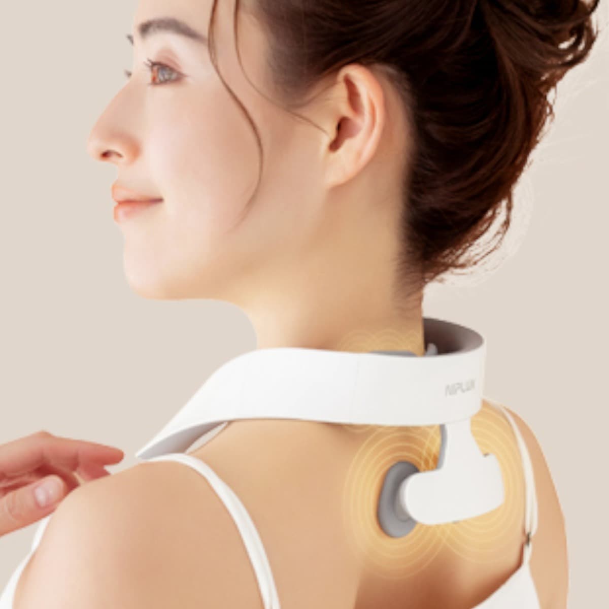 NIPLUX NECK RELAX 1S|温熱×EMSで首・肩の疲れをリフレッシュするネックケアアイテム
