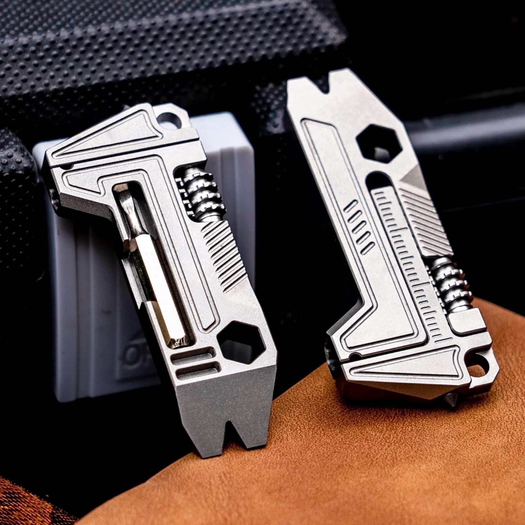 COMANDI Mini Wrench|キーホルダーサイズで 8 つの機能を持つチタン製マルチツール