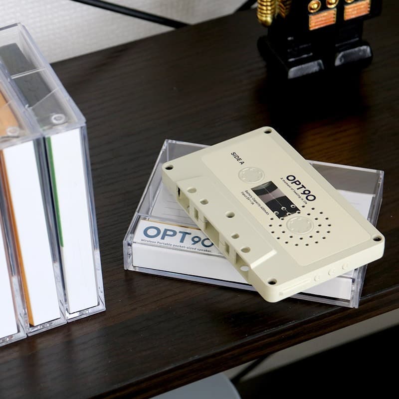 OPT90|80年代のレトロデザインと最新テクノロジーが融合したポータブルスピーカー