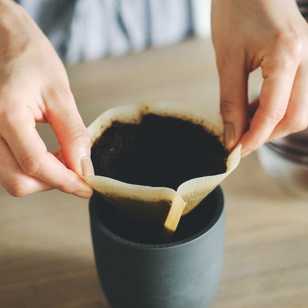 コーヒーかす消臭ポット|コーヒーの香りを活かす、手軽な再利用消臭アイテム