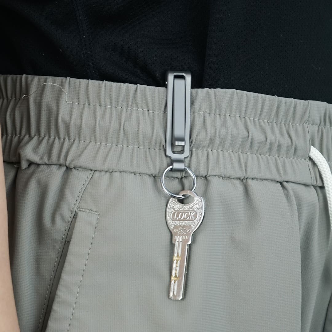 OmniClip|あらゆる場所に固定できるGR5チタニウム多機能キーチェーン