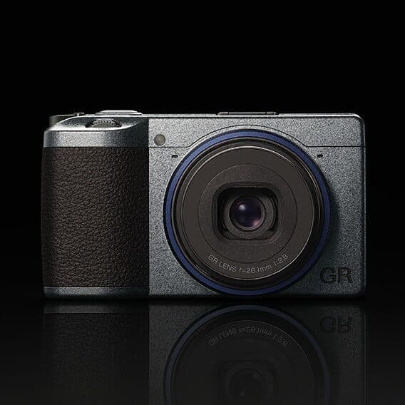 RICOH GR IIIx Urban Edition|都会のストリートフォトグラフィーに特化した特別モデルデジタルカメラ