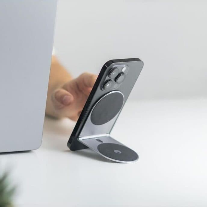 EDGE® Pro Core|あらゆるデバイスに対応する万能マグネット式スマホ & タブレットホルダー
