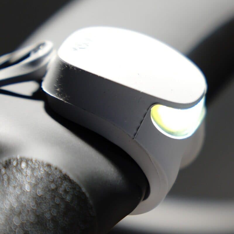 FROG V3|小さな20gで、街乗りの不安を軽くするUSB-C充電式バイクライト