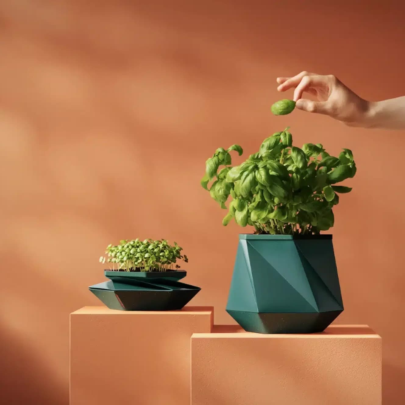 Helix|種から成長まで一つで完結!手間いらずで植物を育て続ける多機能プランター