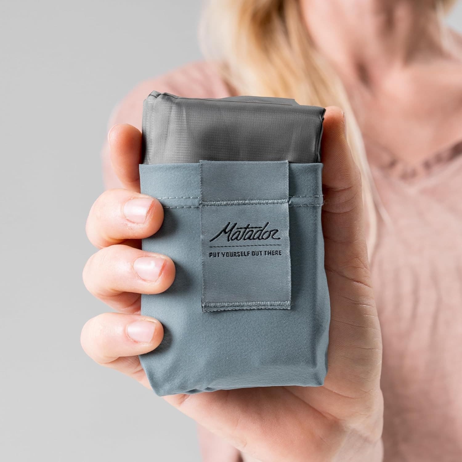Pocket Blanket|ポケットに入るのに、2〜4人の居場所をつくる超軽量アウトドアブランケット