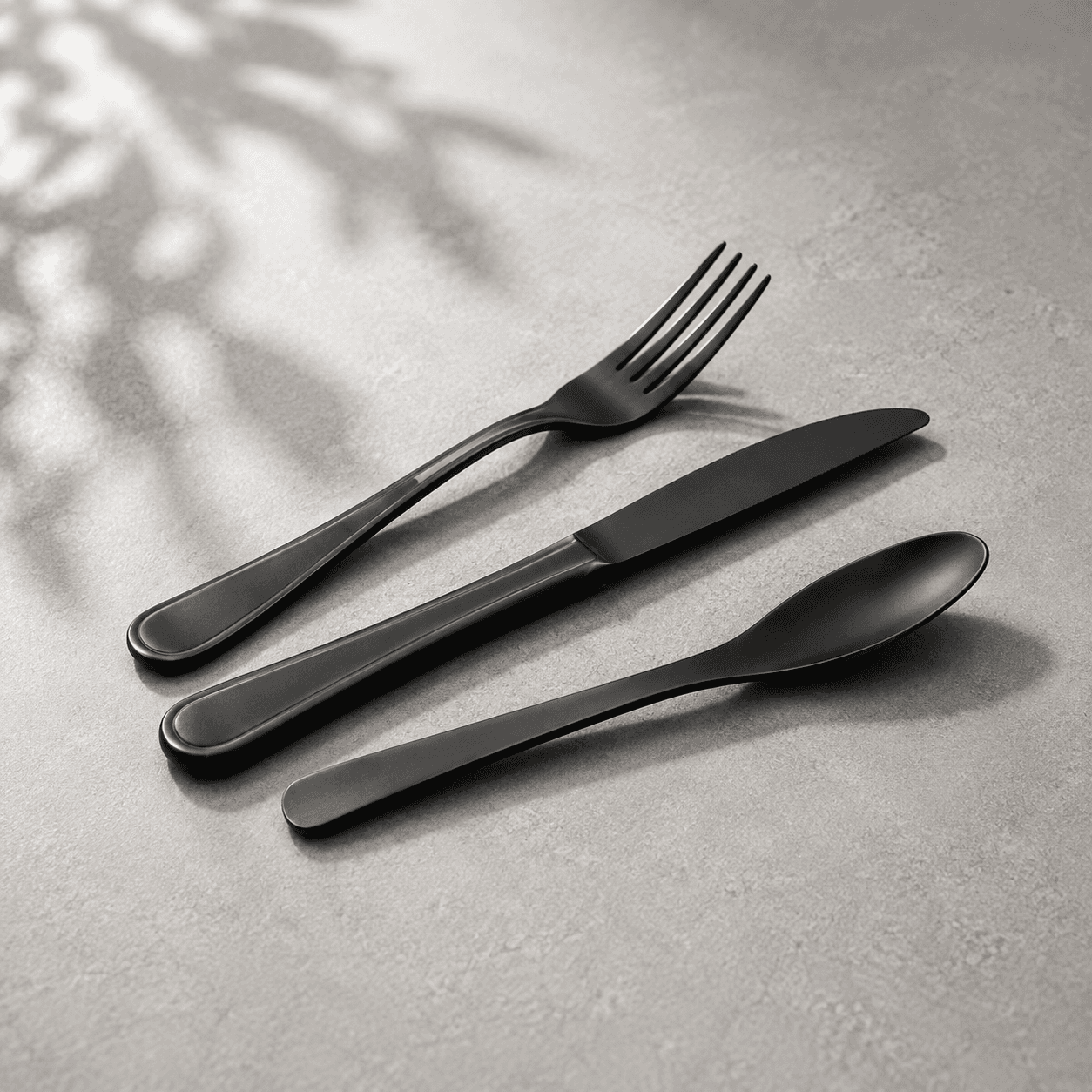PERFECT Cutlery Sets|すくう・巻く・切るを美しく整える、燕三条生まれの黒艶カトラリー