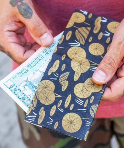 Paperwallet｜Tyvek®の魔法で生まれるミニマルウォレット