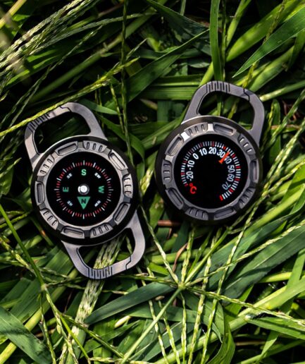 Titanium 2-in-1コンパス｜アウトドアと冒険の必需品