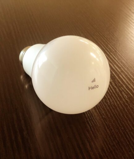Hello Light｜世界初のSIM搭載IoT電球で、見守りと通知をスマートに実現
