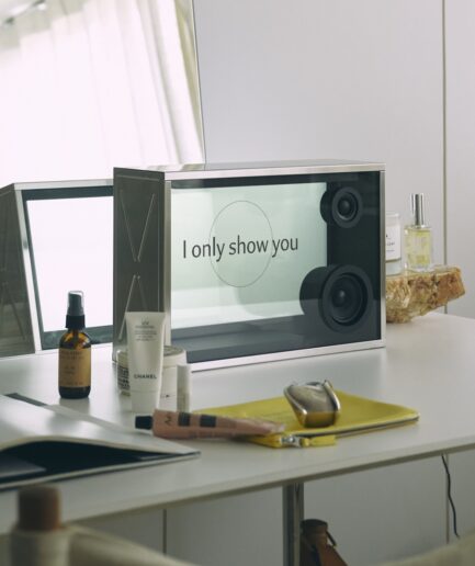 COTODAMA Lyric Speaker Box Military Silver｜音楽と言葉が織りなす体験型スピーカー