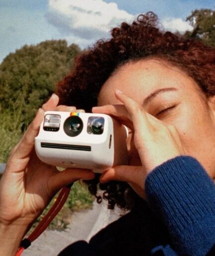 Polaroid Go Generation 2｜どこへでも持ち運べる世界最小のインスタントカメラ
