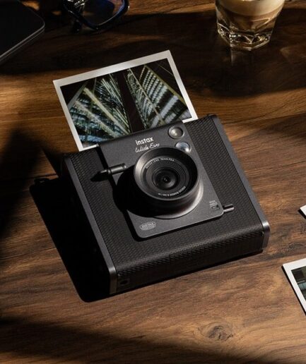 instax WIDE Evo™｜革新的なハイブリッドインスタントカメラの新時代