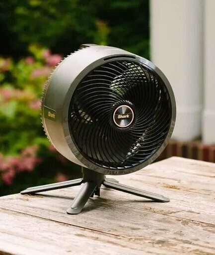 Shark FlexBreeze｜夏の涼しさを自由に届ける新進気鋭の空調家電
