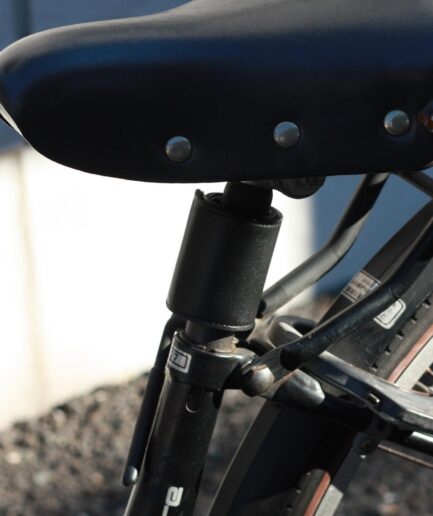 MAMORIO Cycle Tracker Pad｜自転車の紛失防止を革新するレザーアタッチメント