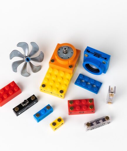 SparkBlocks｜LEGO積木にクリックで取り付けるSTEMブロック