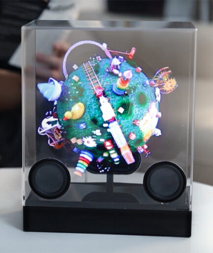 3D Holographic｜あなたの視聴体験を革新するパーソナライズ可能なバイオラルデバイス