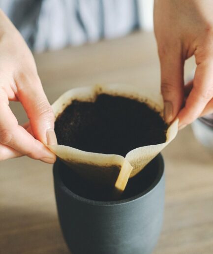 コーヒーかす消臭ポット｜コーヒーの香りを活かす、手軽な再利用消臭アイテム