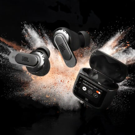 JBL Tour Pro 3｜スマート充電ケース搭載のハイブリッドノイズキャンセリング完全ワイヤレスイヤホン