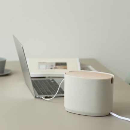 Oval Box Cable Storage｜デスクのケーブルを一括収納するコンパクトボックス