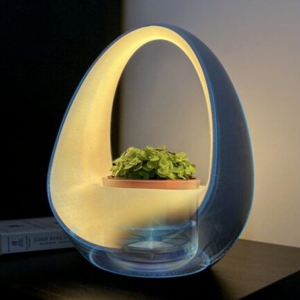 Planto｜世界初の水で動くスマートランプで空間を照らし、植物を育てる