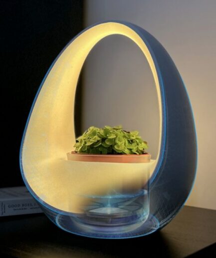 Planto｜世界初の水で動くスマートランプで空間を照らし、植物を育てる