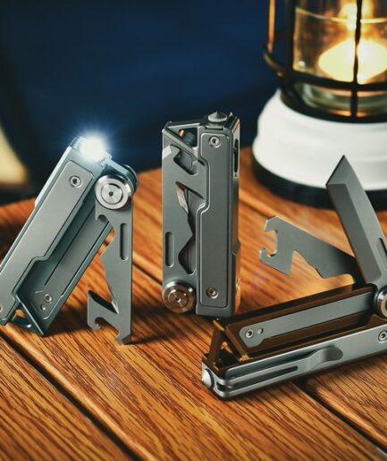 Tacray MT1｜EDCポケットマルチツールを進化させる懐中電灯一体型デザイン