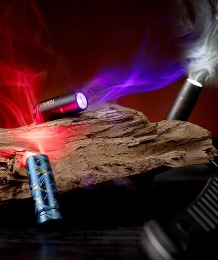 MQ5X｜キーチェーンからスナップオフ！ワイヤレス充電対応の超小型LEDフラッシュライト