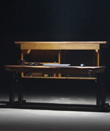 KIDO Desk｜日本の匠技で生まれた分割式昇降デスク、クラタモリを隠して清潔なワークスペースを実現