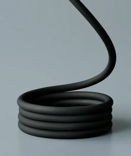 SPIRAL SILICONE CABLE｜240W 対応で絡まりにくい、シリコンのしなやかさが魅力的な USB-C 充電ケーブル