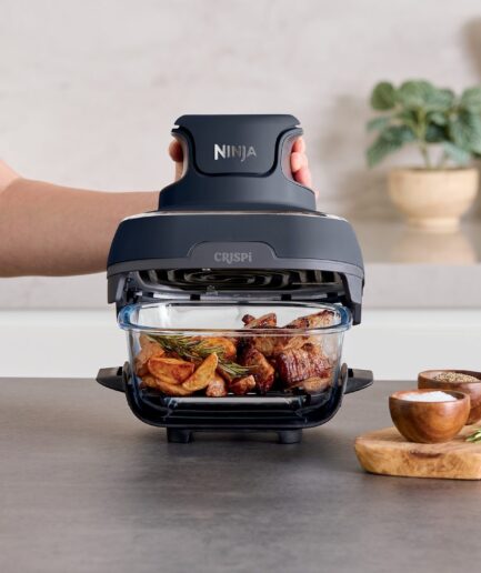Ninja Crispi｜ガラスコンテナで調理・サーブ・保存を一貫化する新感覚テーブルクッカー