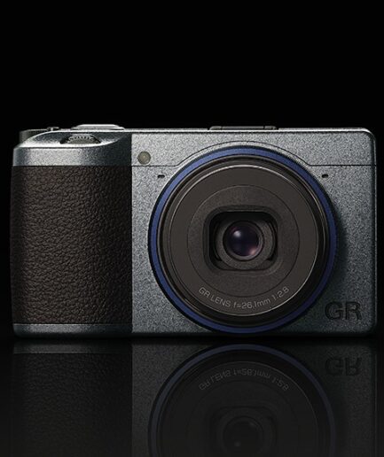 RICOH GR IIIx Urban Edition｜都会のストリートフォトグラフィーに特化した特別モデルデジタルカメラ