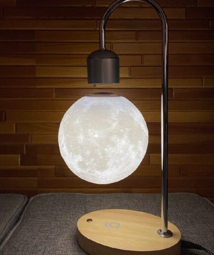 Moon G｜宙に浮くリアルな月のワイヤレス充電付きナイトライト