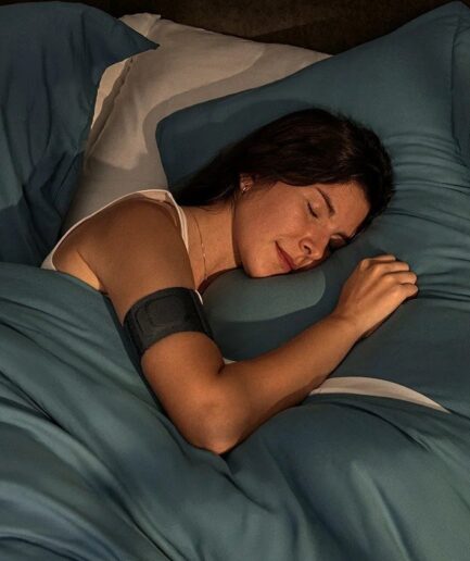 Index Sleep Monitor｜アームバンド型で睡眠を詳細にモニタリングする Garmin のヘルスデバイス