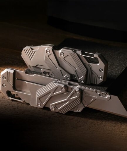 SyncraBlade｜メカデザインのチタニウム EDC ナイフ、リンクドスライドアクションが革命を起こす