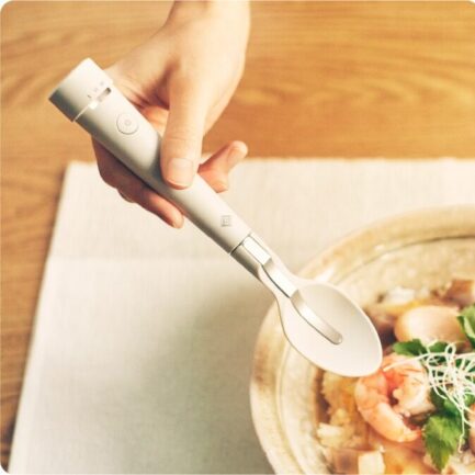 ELECTRICSALT Spoon｜微弱電気で減塩食の美味しさを引き出すスマート食器