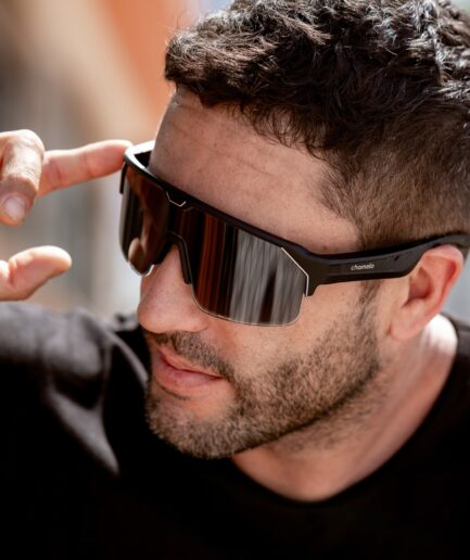 Music Shield|スポーツに最適化された調光機能付きオーディオスマートグラス