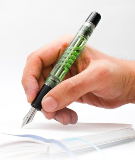 MAZE｜退屈な万年筆の終わりを告げる、エンジニアリングとアートが融合した逸品