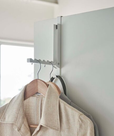 使わない時は収納できるドアハンガー|山崎実業製折りたたみ式室内干し・クローゼット用収納アイテム