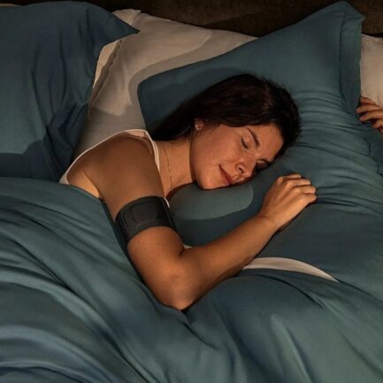 Index Sleep Monitor｜アームバンド型で睡眠を詳細にモニタリングする Garmin のヘルスデバイス