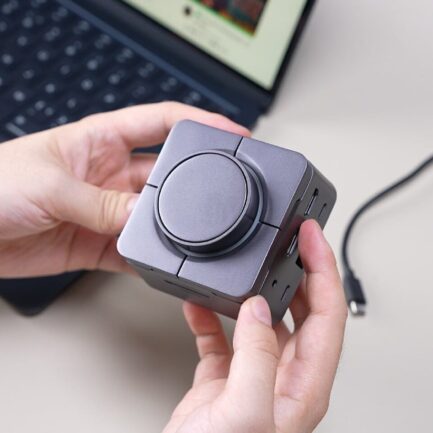 HubKey Gen2｜デュアル 4K ディスプレイ対応のカスタマイズ可能なショートカットハブ