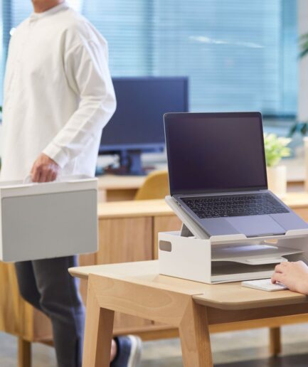 ノッテオン（NOTTEON）｜どこでも快適な仕事空間を実現するポータブルワークベース​