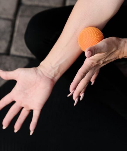 Ignite Neuro Ball｜足裏刺激でトレーニング前後のリカバリーをサポートするボディコンディショニングツール