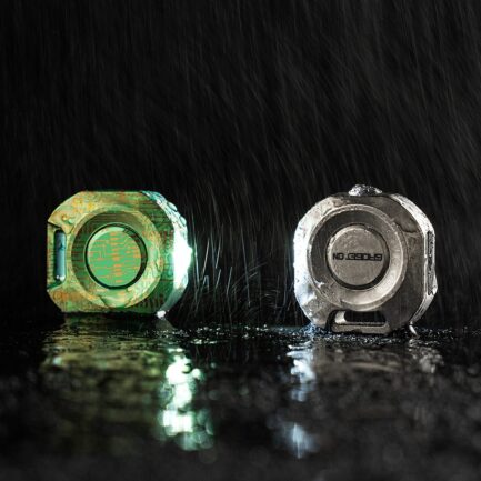 NanoB10｜3cm コンパクト EDC フラッシュライト、360 度ハンズフリーで日常の光を再定義