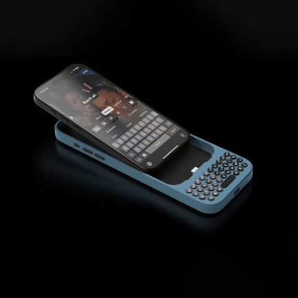 Clicks Keyboard｜iPhone の操作性を劇的に進化させる物理キーボードケース