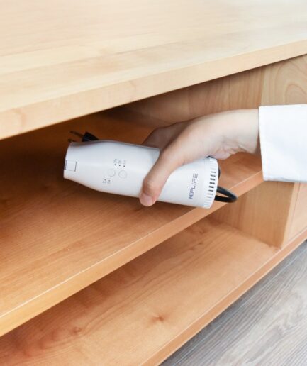 NIPLIFE EDry｜コンパクトボディにパワーを凝縮、生活の湿気トラブルに応えるふとん乾燥機