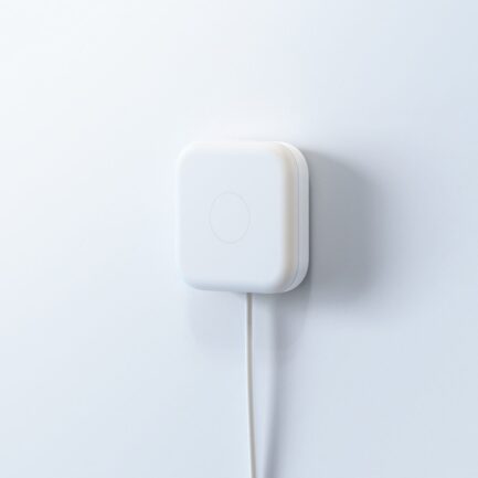 Nature Remo mini 2｜温度センサー搭載で家族やペットに優しい、スマホ統括型スマートリモコン