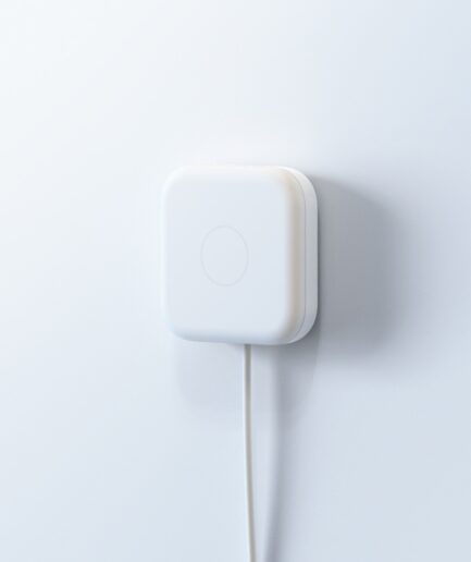 Nature Remo mini 2｜温度センサー搭載で家族やペットに優しい、スマホ統括型スマートリモコン